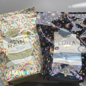 Set of 2 New Scentsy Soaks-Amazon Rain/Luna